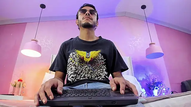 Boss Domiinator online show from February 2026 12:24:02 PM