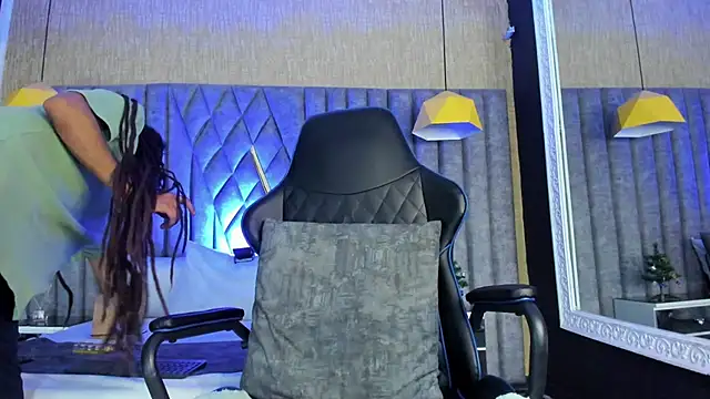 Boss Domiinator online show from December 2025 03:57:01 AM