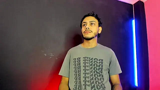 Boss Domiinator online show from April 2026 12:19:02 PM