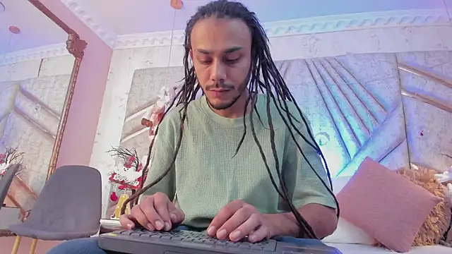 Snapshot of Boss_Domiinator chatting on December 2025 12:43:02 PM Boss Domiinator online show from December 2025 12:43:02 PM