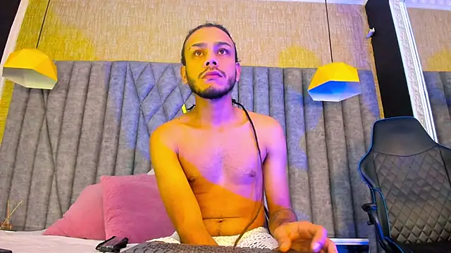 Boss Domiinator online show from November 2025 03:43:01 AM