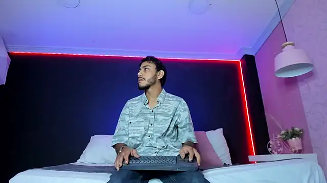 Boss Domiinator online show from April 2026 12:23:01 PM