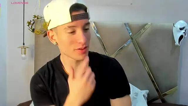 HunterHeat  online show from October 2025 12:38:02 PM