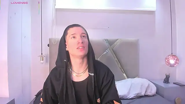 HunterHeat  online show from October 2025 05:56:02 PM