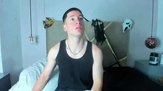 HunterHeat  online show from October 2025 12:04:01 PM