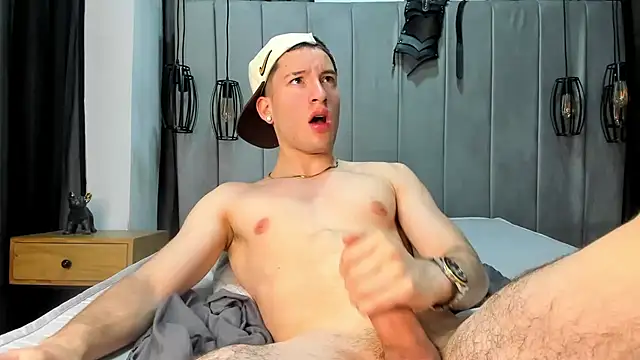 HunterHeat  online show from November 2025 12:11:02 AM