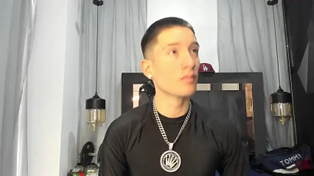 HunterHeat  online show from April 2026 01:37:01 PM