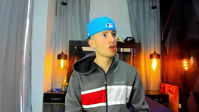 HunterHeat  online show from December 2025 11:45:02 AM