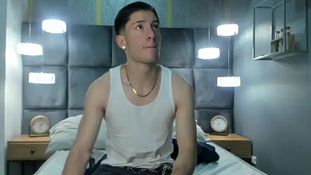 Snapshot of HunterHeat_ chatting on September 2025 11:50:01 AM HunterHeat online show from September 2025 11:50:01 AM
