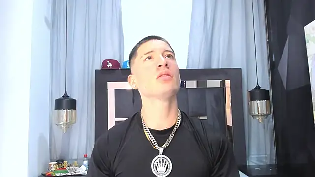 HunterHeat  online show from April 2026 02:51:02 PM