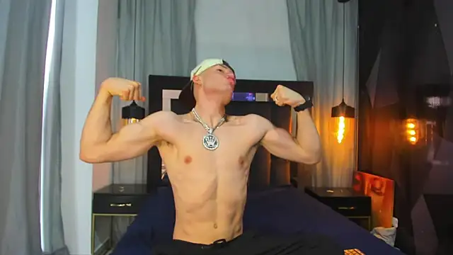 HunterHeat  online show from December 2025 06:21:02 PM