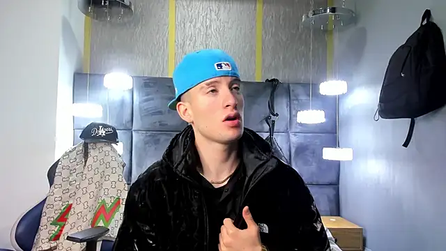 HunterHeat  online show from March 2026 12:51:02 PM