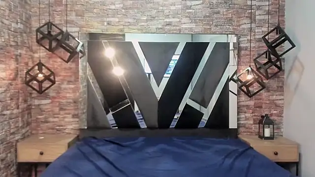 HunterHeat  online show from December 2025 12:15:02 PM