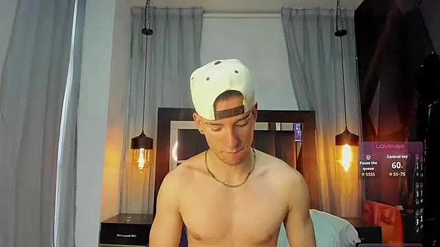 HunterHeat  online show from December 2025 11:35:01 AM