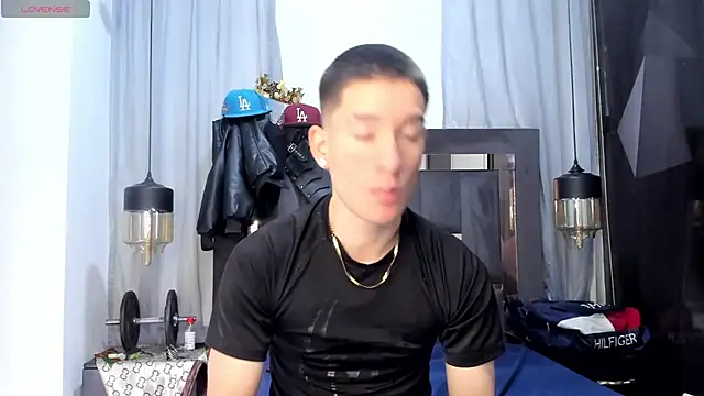 HunterHeat  online show from April 2026 12:52:02 PM