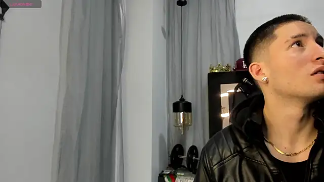 HunterHeat  online show from April 2026 12:17:02 PM