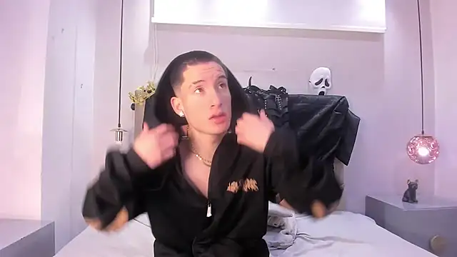 HunterHeat  online show from October 2025 12:47:02 PM