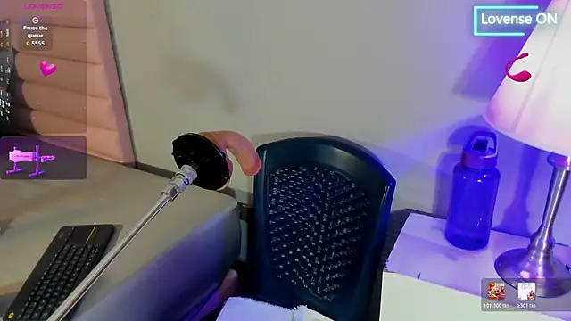 emma clarke  online show from April 2026 03:24:02 AM