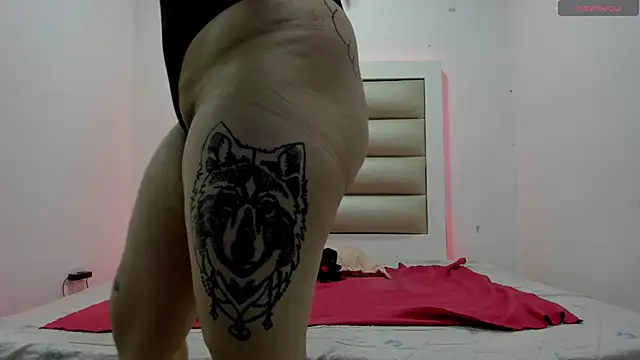 Luna and lindsy online show from November 2025 12:31:02 PM