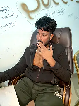 MeekBatgirl online show from December 2025 11:49:02 AM