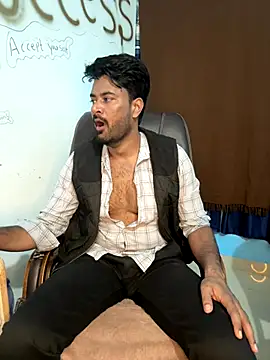 MeekBatgirl online show from November 2025 01:34:02 PM