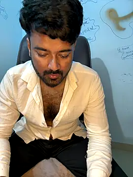 Snapshot of MeekBatgirl chatting on October 2025 05:34:01 PM MeekBatgirl online show from October 2025 05:34:01 PM