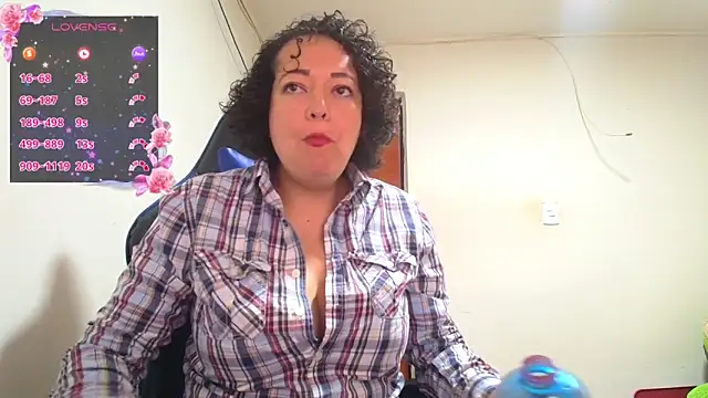 Miss Oriana online show from November 2025 08:09:01 PM