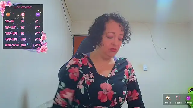 Miss Oriana online show from November 2025 03:34:02 PM