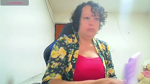 Miss Oriana online show from November 2025 10:46:02 PM