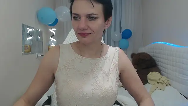 AvaSaturnian online show from October 2025 12:30:02 PM