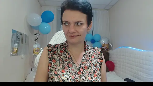 AvaSaturnian online show from October 2025 12:28:01 PM