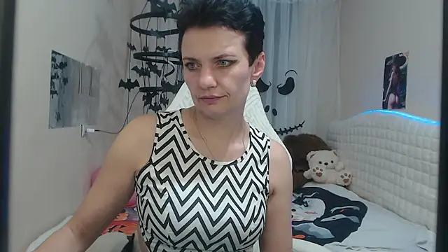 AvaSaturnian online show from October 2025 12:15:02 PM