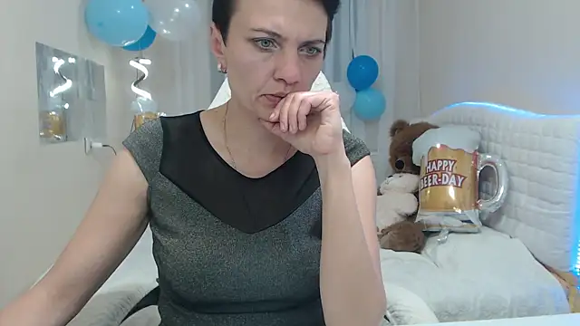 AvaSaturnian online show from September 2025 12:22:01 PM