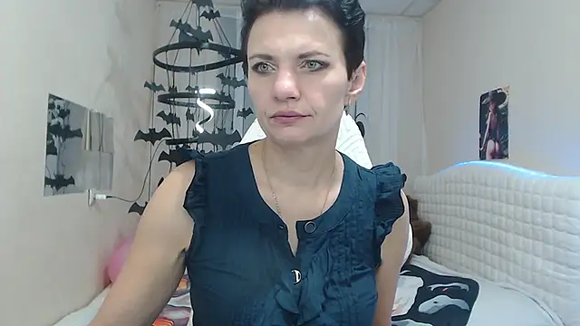 AvaSaturnian online show from November 2025 07:23:02 AM