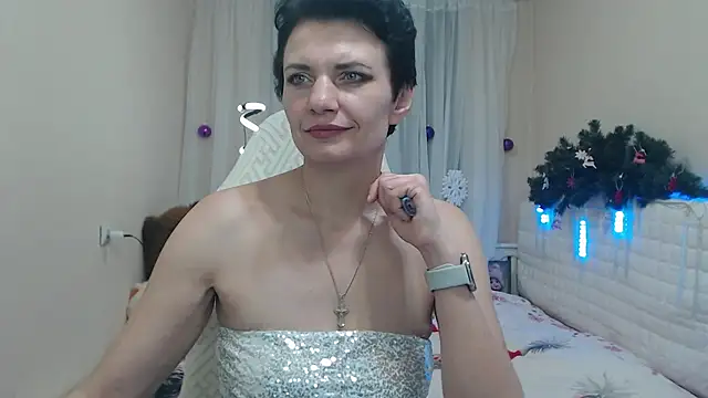 AvaSaturnian online show from December 2025 01:32:02 PM