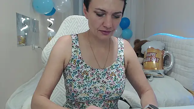 AvaSaturnian online show from September 2025 12:10:01 PM