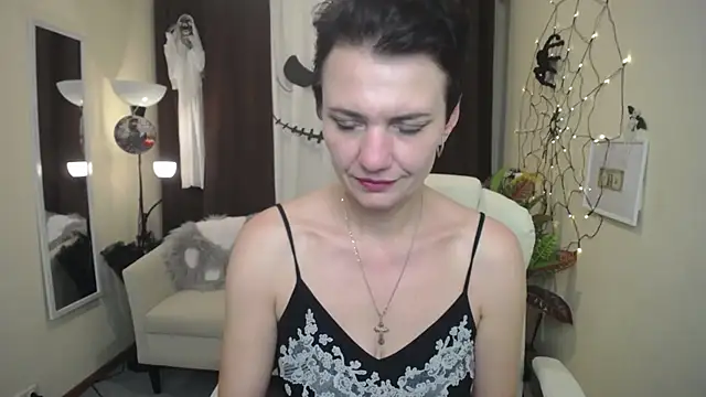 AvaSaturnian online show from November 2025 01:27:02 PM