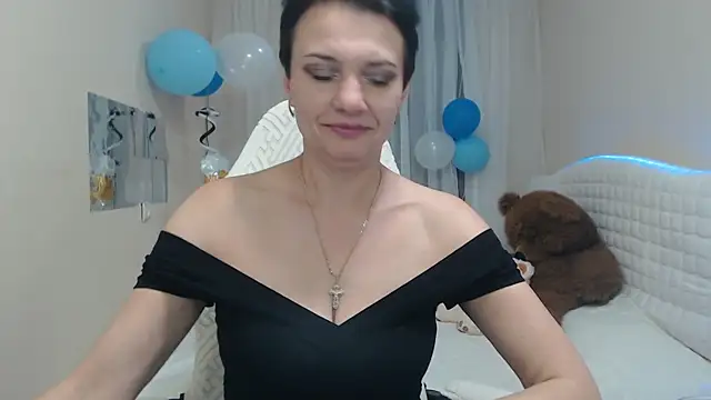 AvaSaturnian online show from September 2025 12:11:02 PM