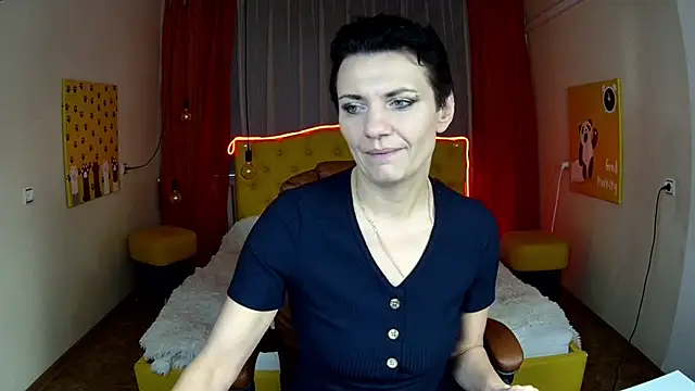 AvaSaturnian online show from November 2025 08:08:01 AM