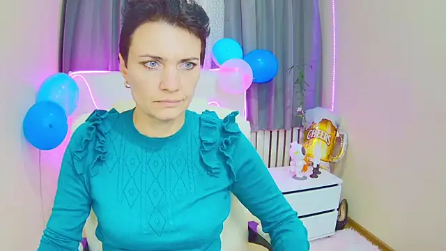 AvaSaturnian online show from September 2025 12:08:02 PM
