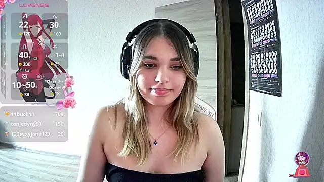 Snapshot of Kris_Moss chatting on November 2025 09:03:02 AM Kris Moss online show from November 2025 09:03:02 AM