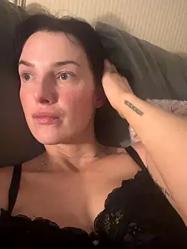 Snapshot of Remirosee chatting on December 2025 08:10:01 PM Remirosee online show from December 2025 08:10:01 PM