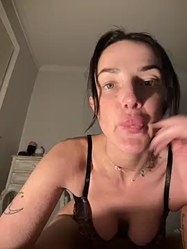 Snapshot of Remirosee chatting on November 2025 09:29:02 PM Remirosee online show from November 2025 09:29:02 PM