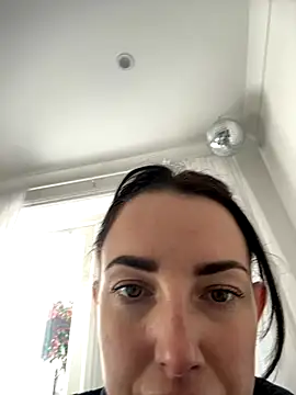 Snapshot of Remirosee chatting on November 2025 10:15:02 AM Remirosee online show from November 2025 10:15:02 AM