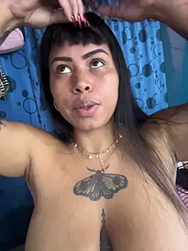 Snapshot of Michluxe_69 chatting on February 2026 01:07:01 AM Michluxe 69 online show from February 2026 01:07:01 AM