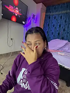 Snapshot of Michluxe_69 chatting on March 2026 02:18:02 AM Michluxe 69 online show from March 2026 02:18:02 AM