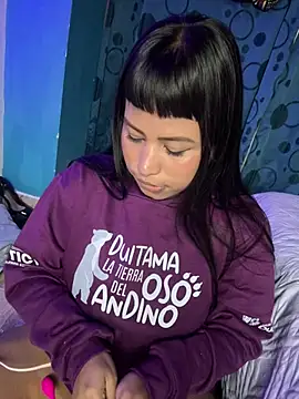 Snapshot of Michluxe_69 chatting on February 2026 01:59:02 AM Michluxe 69 online show from February 2026 01:59:02 AM