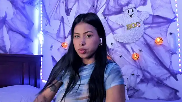 Michluxe 69 online show from October 2025 03:51:02 AM