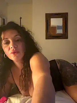 caramelandCurls online show from September 2025 09:48:01 PM