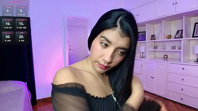 nina moen online show from October 2025 09:38:01 PM